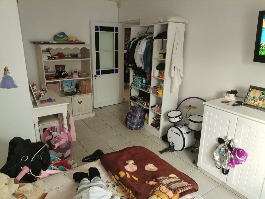 3 Bedroom Property for Sale in Kwanonqaba Western Cape